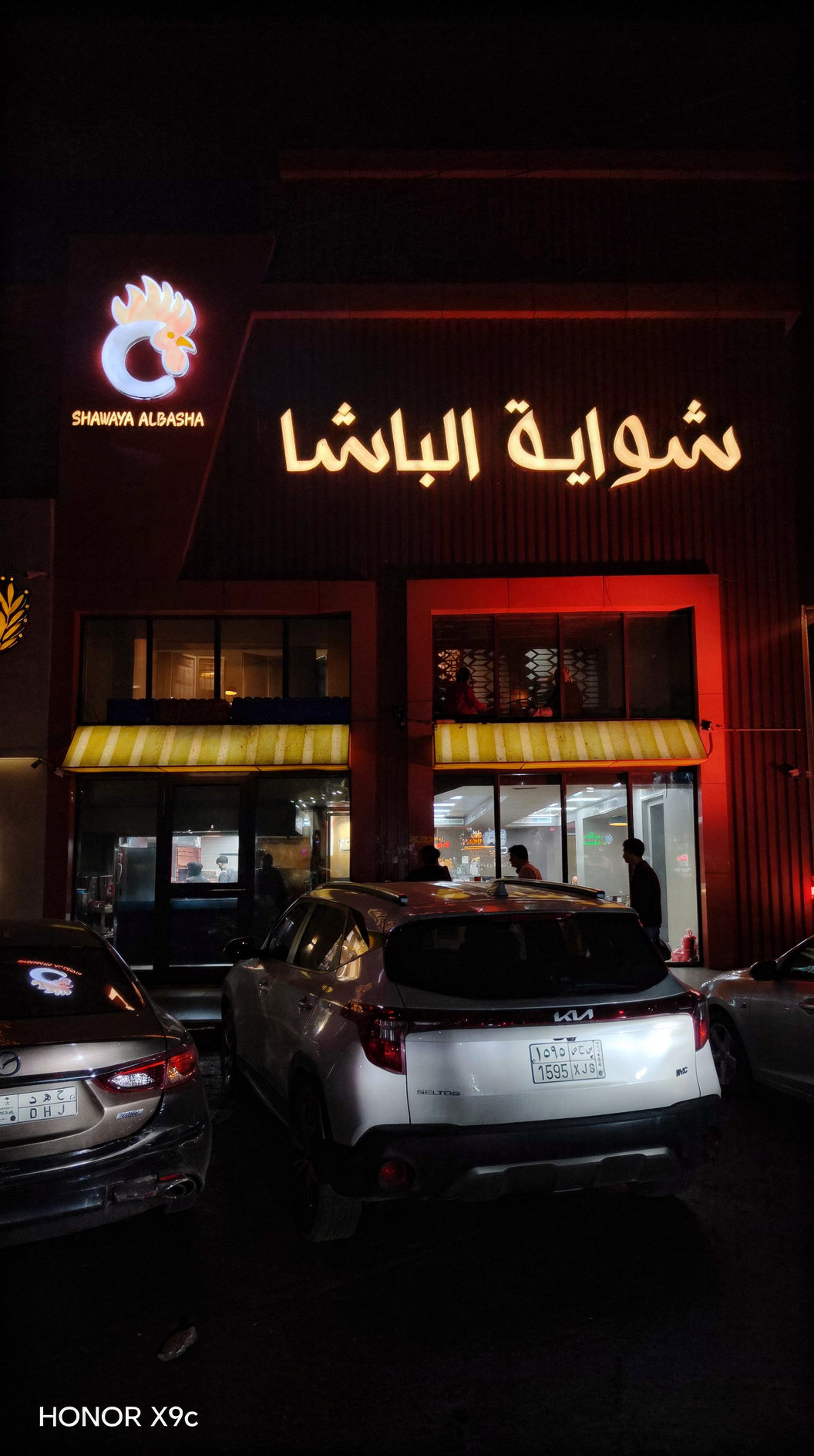 جلو ساين للدعاية والاعلان جدة - تنفيذ لوحات حروف بارزة وواجهات تجارية للمحلات والشركات